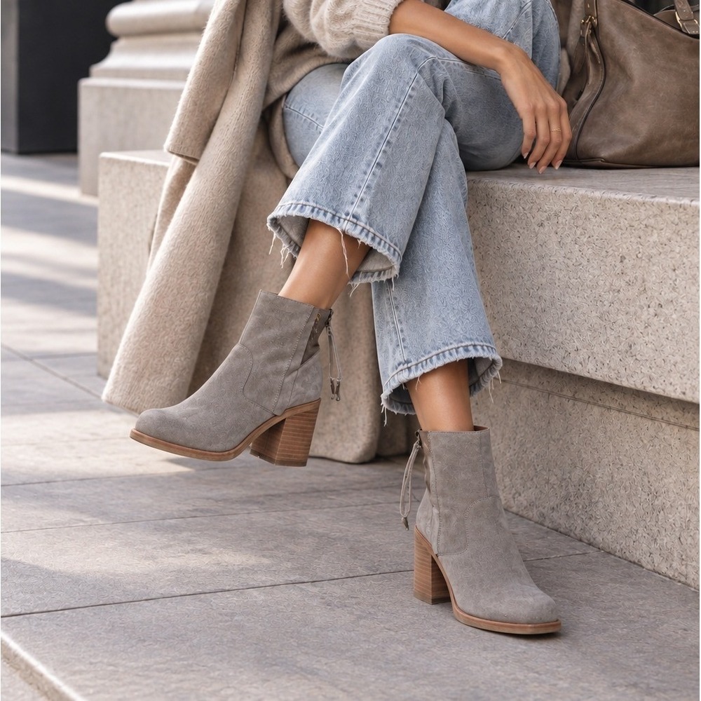 Intentionally Blank Taupe Suede Square Toe Block Heel Ankle Boots Size 7 37